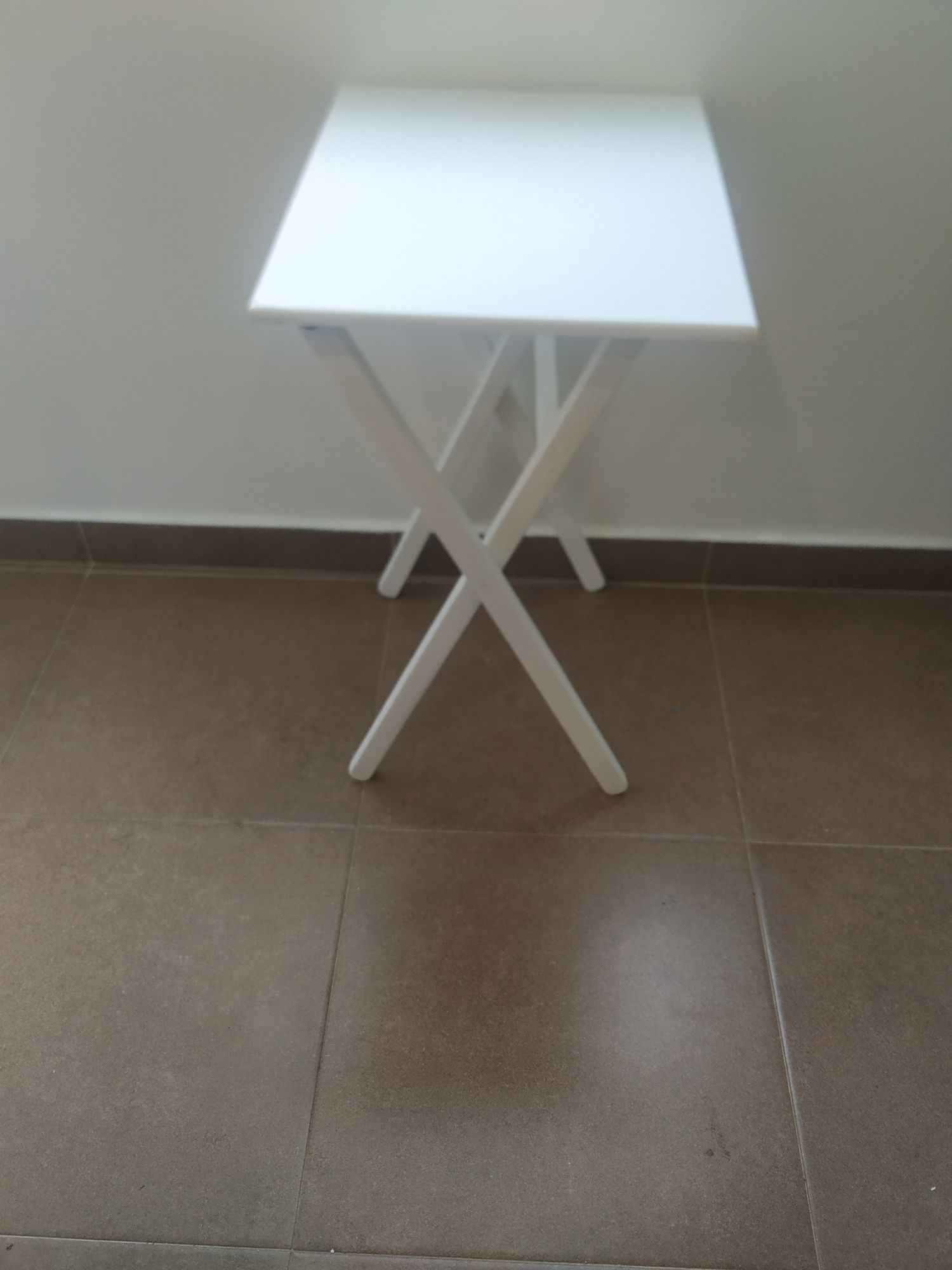 Pequena mesa/ secretária articulada NOVO PREÇO