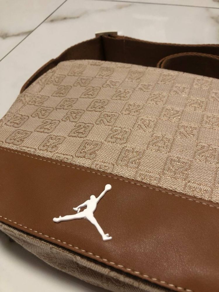 Сумка Air Jordan Monogram Crossbody | Nike, найк, джордан месенджер