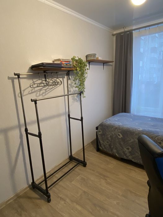 Оренда кімнати  в 4-кімнатній квартирі з хазяями