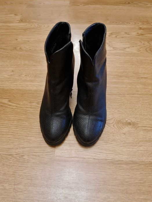 Шкіряні напівчеревики