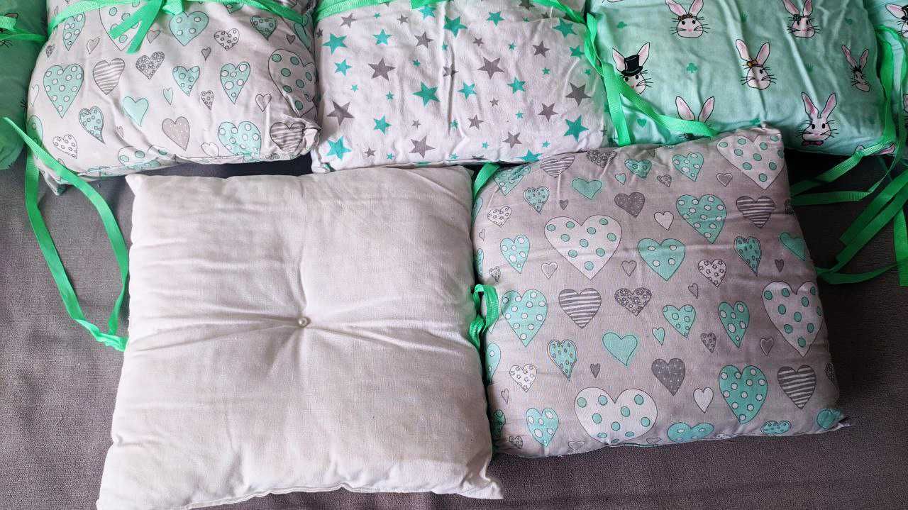 Бортики подушки в детскую кровать 12 штук, фіксация завязки.