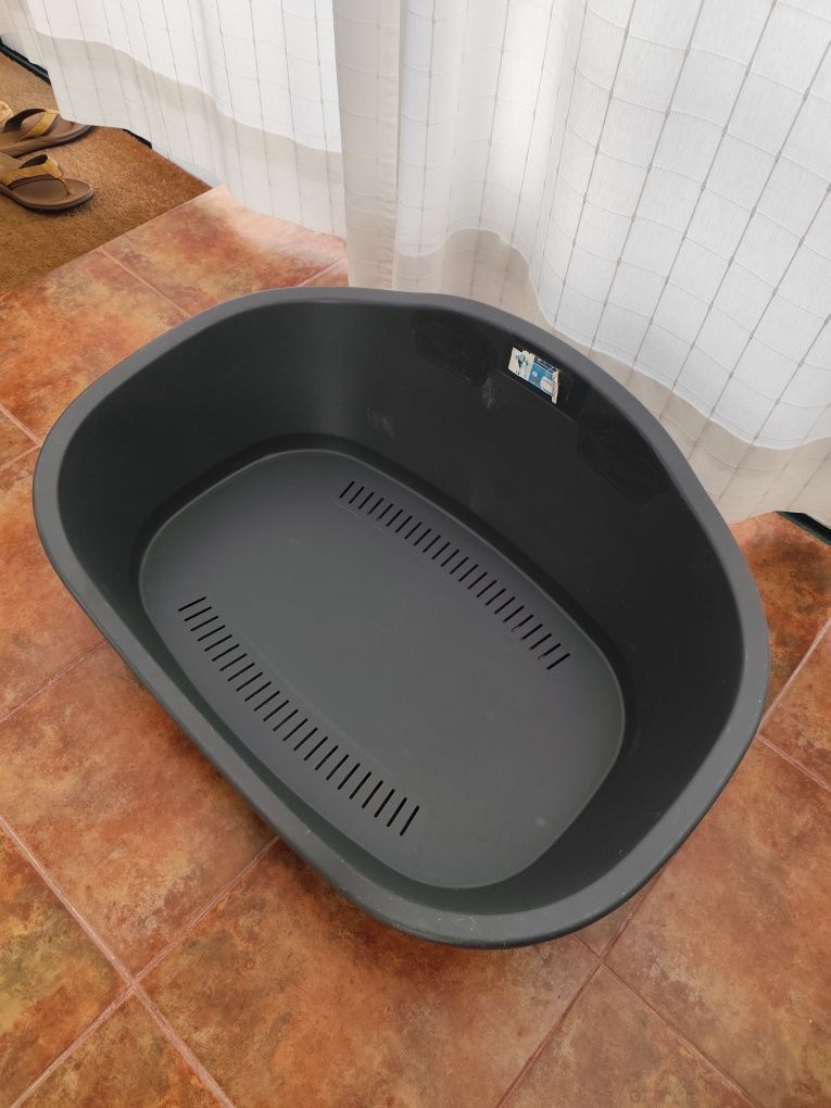 Cama plástica para cão