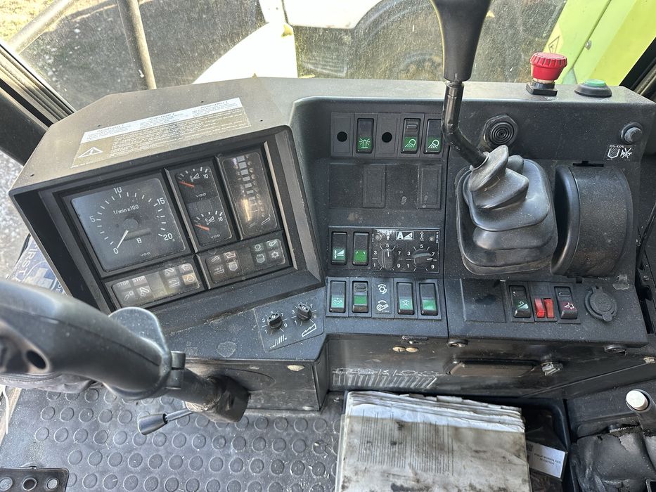 Комбайн Claas MEGA 208