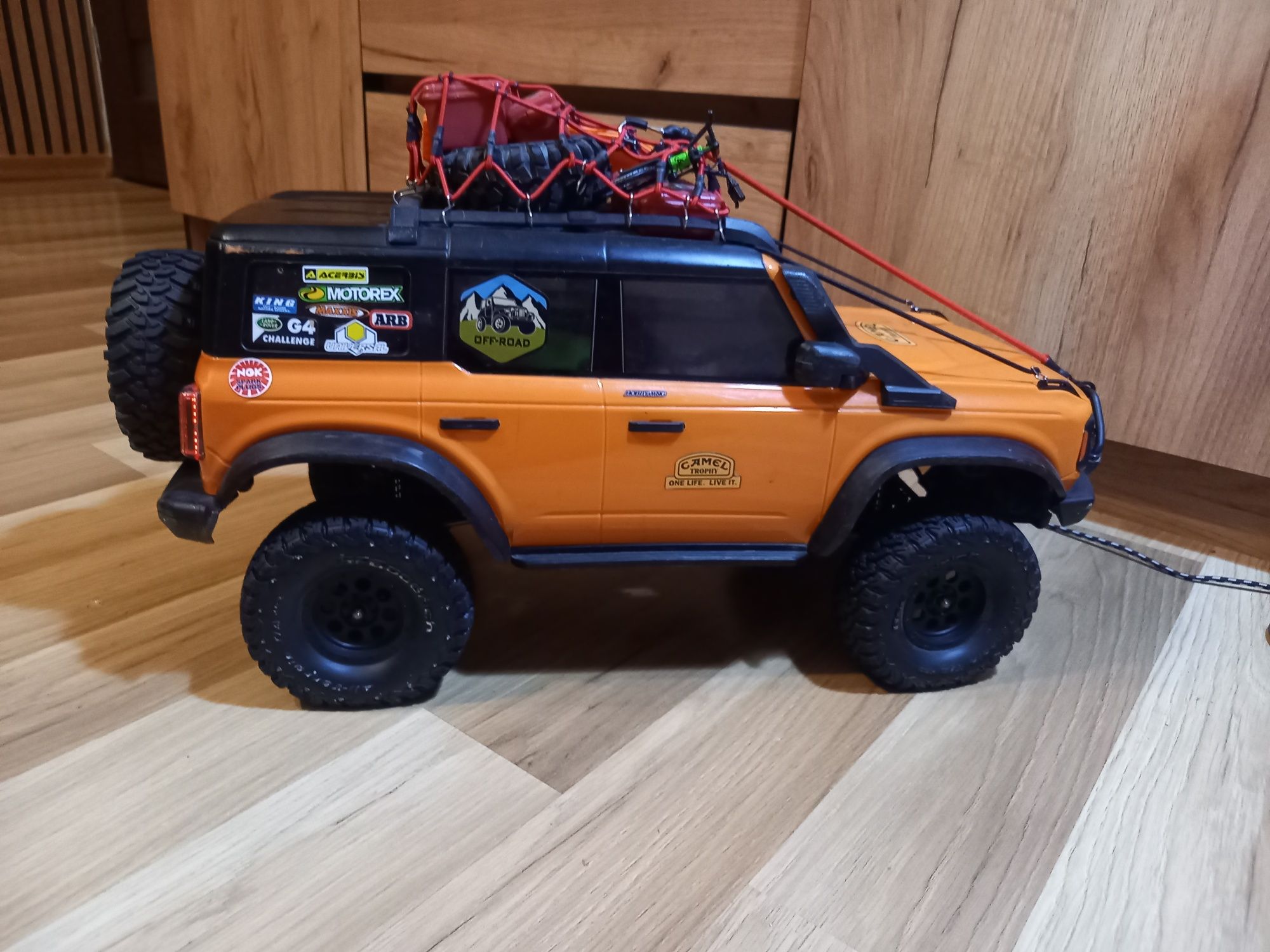 HB toys Beluga Ford Bronco