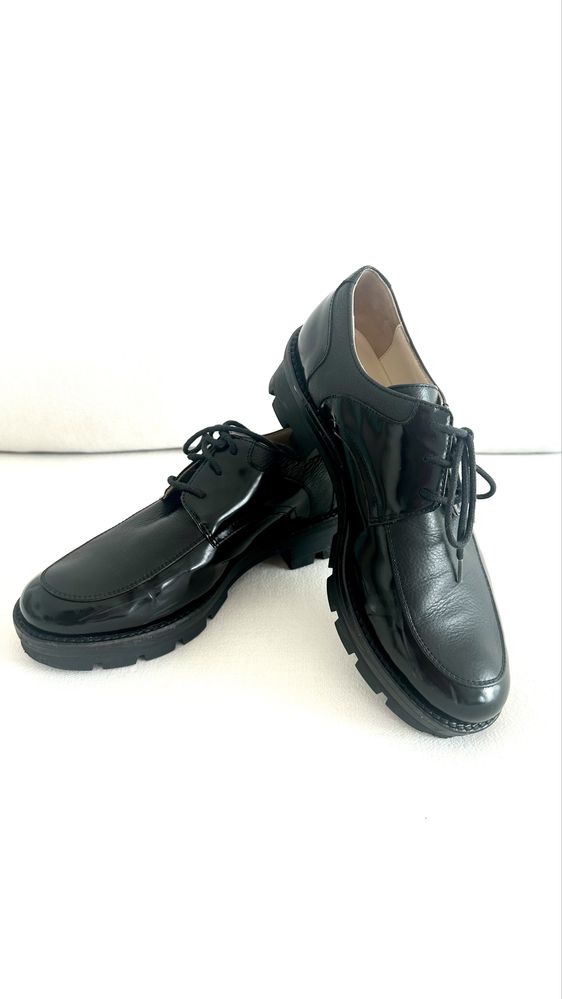 Sapatos pretos Loriblu