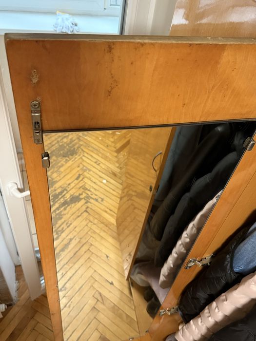 Продається шафа для одягу