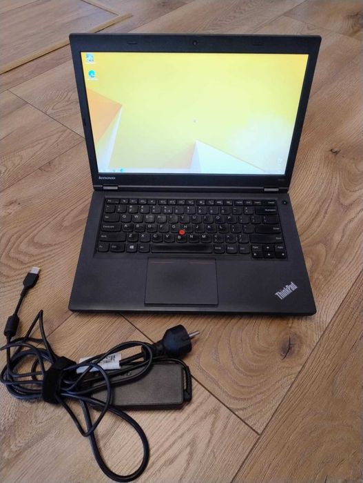 Lenovo ThinkPad T440p • i5 • 4GB RAM • 500GB HDD • Win10 Zasilacz