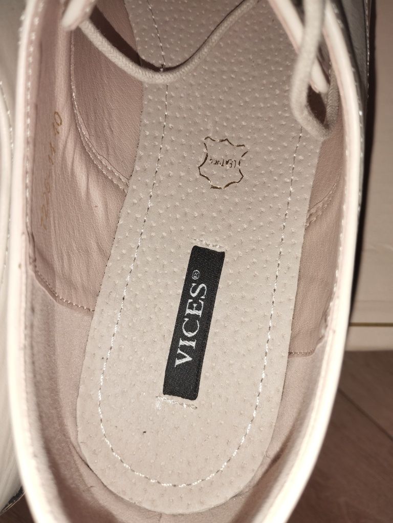 Vices 40 buty półbuty sneakersy kremowe skóra