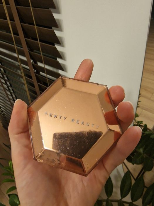 Fenty beauty - diamong bomb rose rave