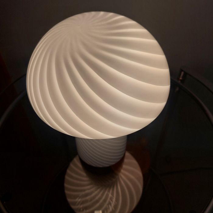 Mushroom Swirl table lamp