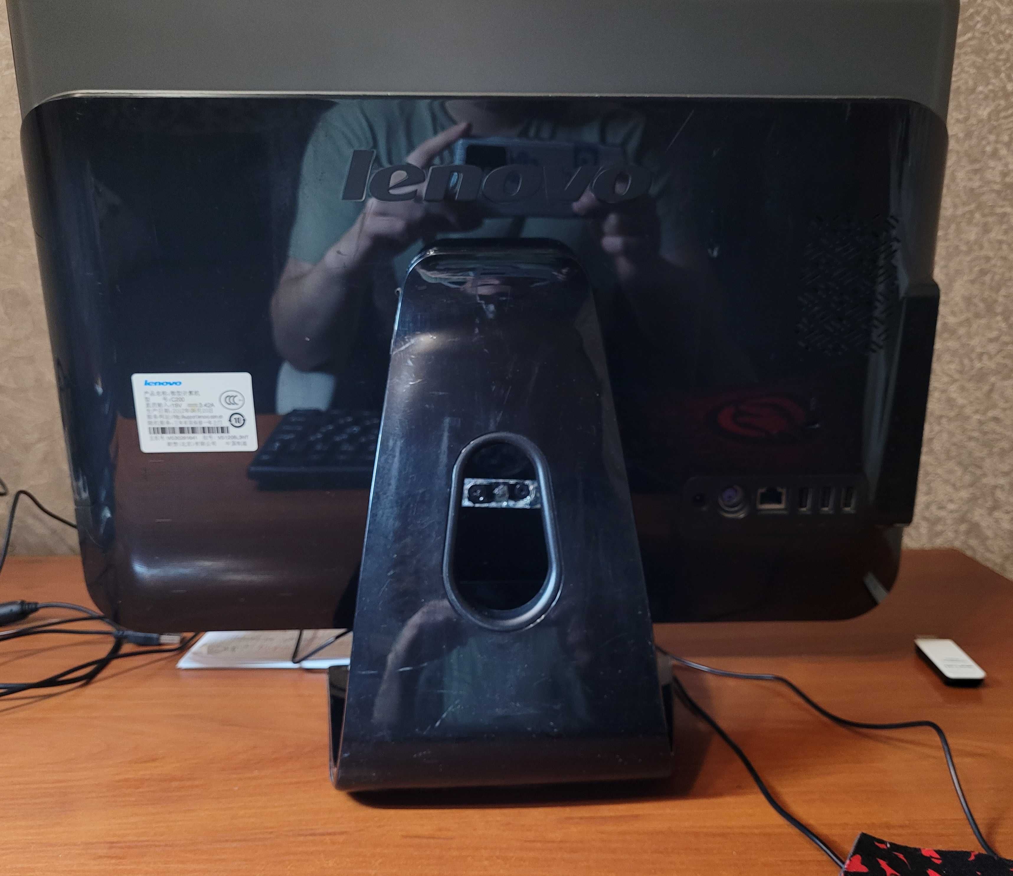 Моноблок Lenovo C200
