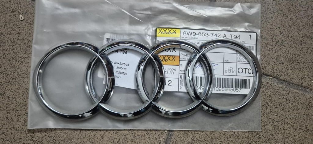 Oryginalny emblemat Audi A6 C8 znaczek Srebrny