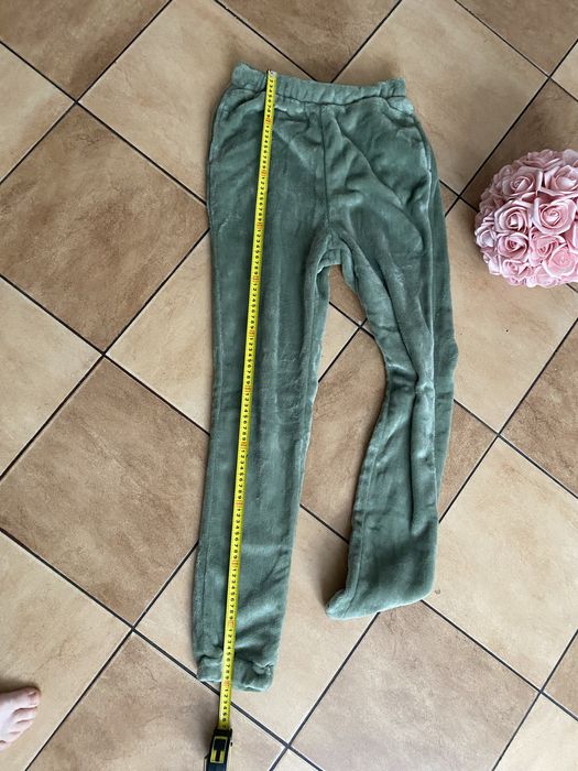 Spodnie pluszowe z kieszeniami