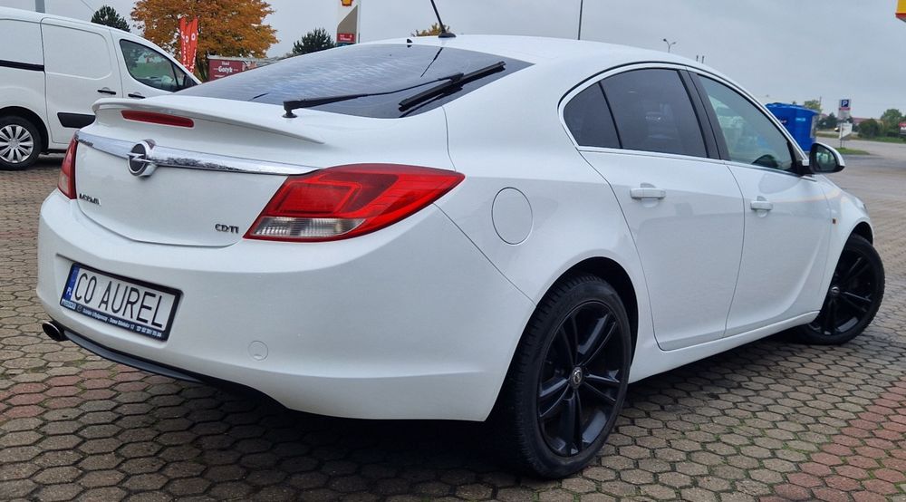 Opel Insignia 2.0 cdti 200 KM biała perła zadbana Xenon