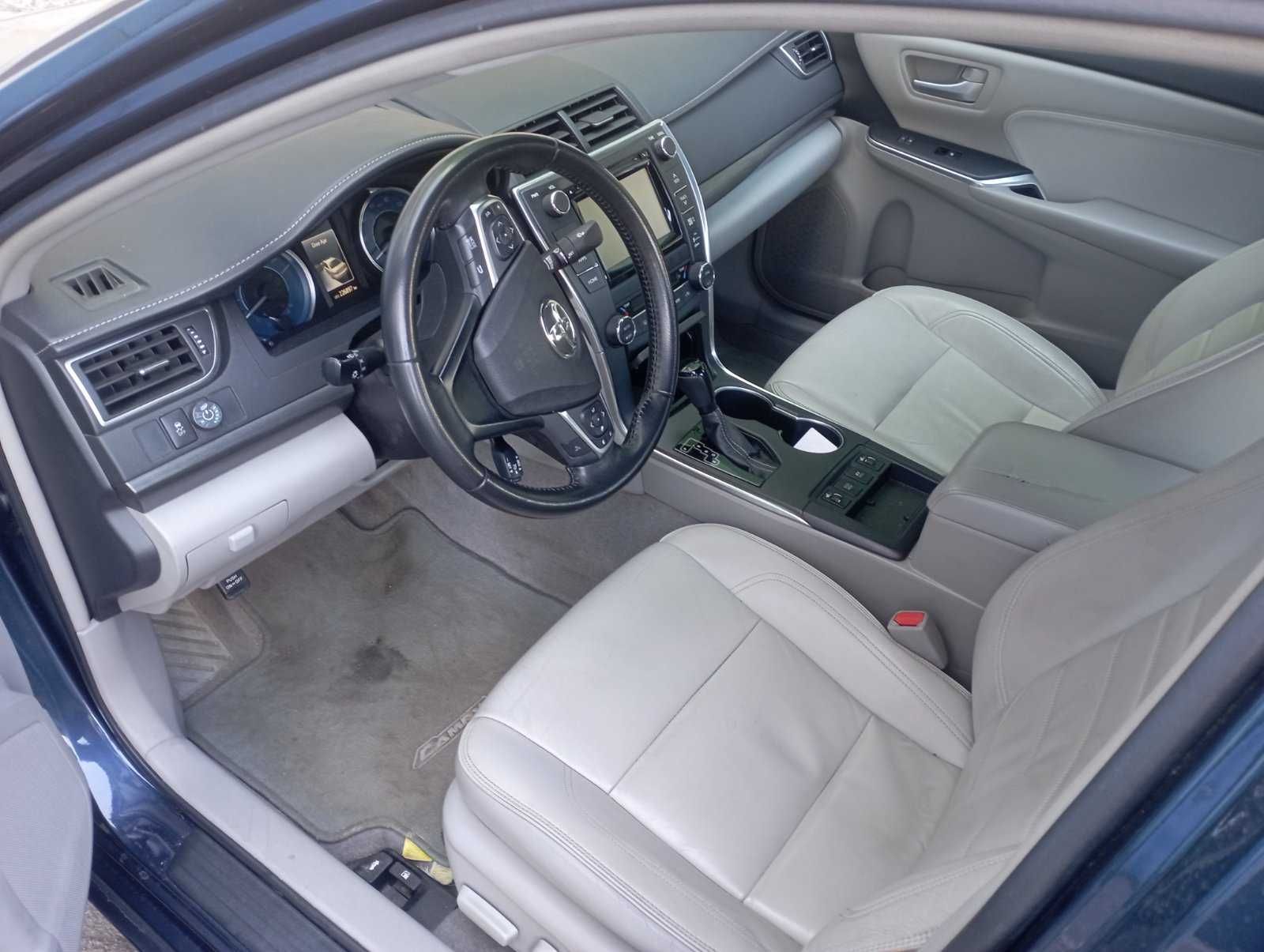 Оренда авто Камрі гібрид Camry Hybrid