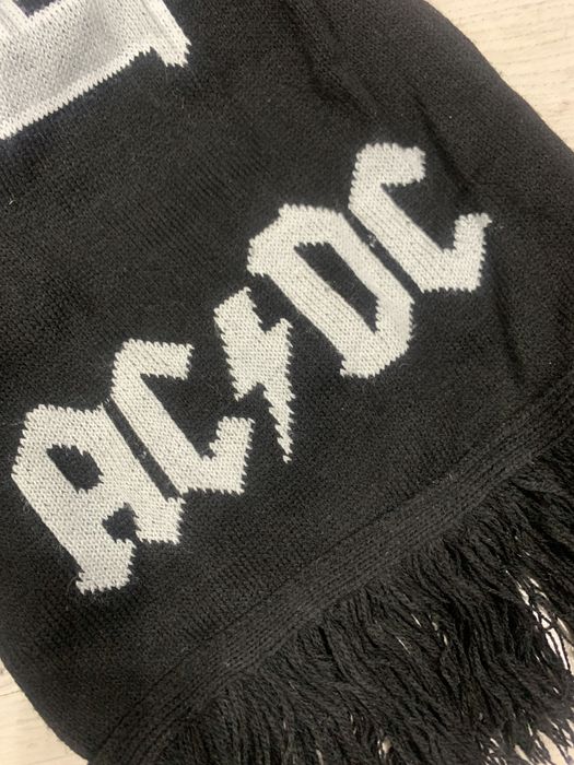 Шарф с логотипом легендарной рок группы