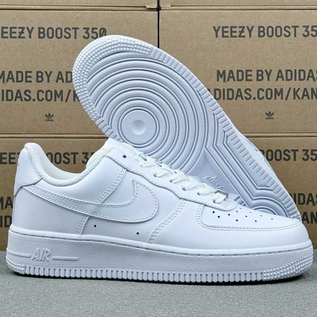 Białe Nike Air Force 1 Rozmiar 42