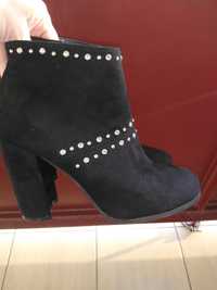 Buty botki czarne 40