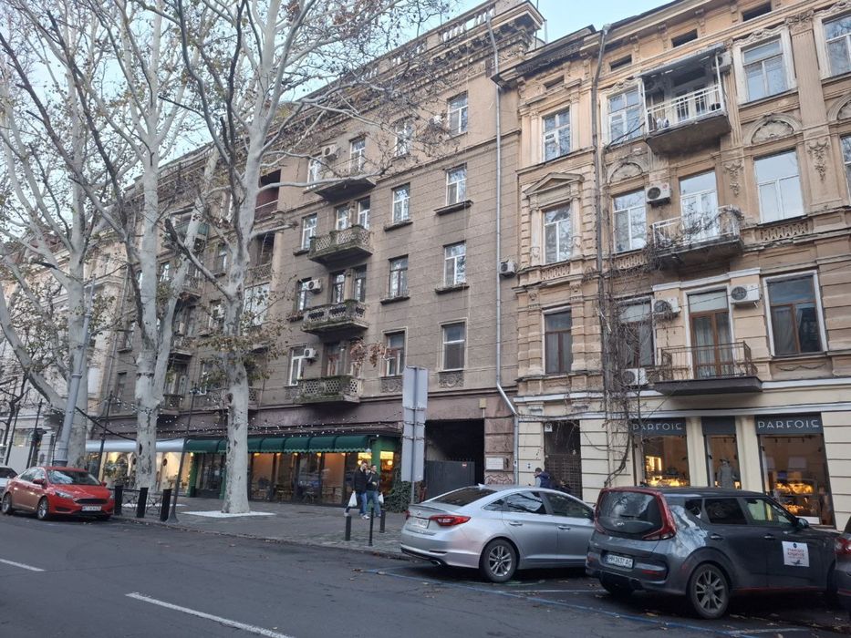 Квартира біля оперного