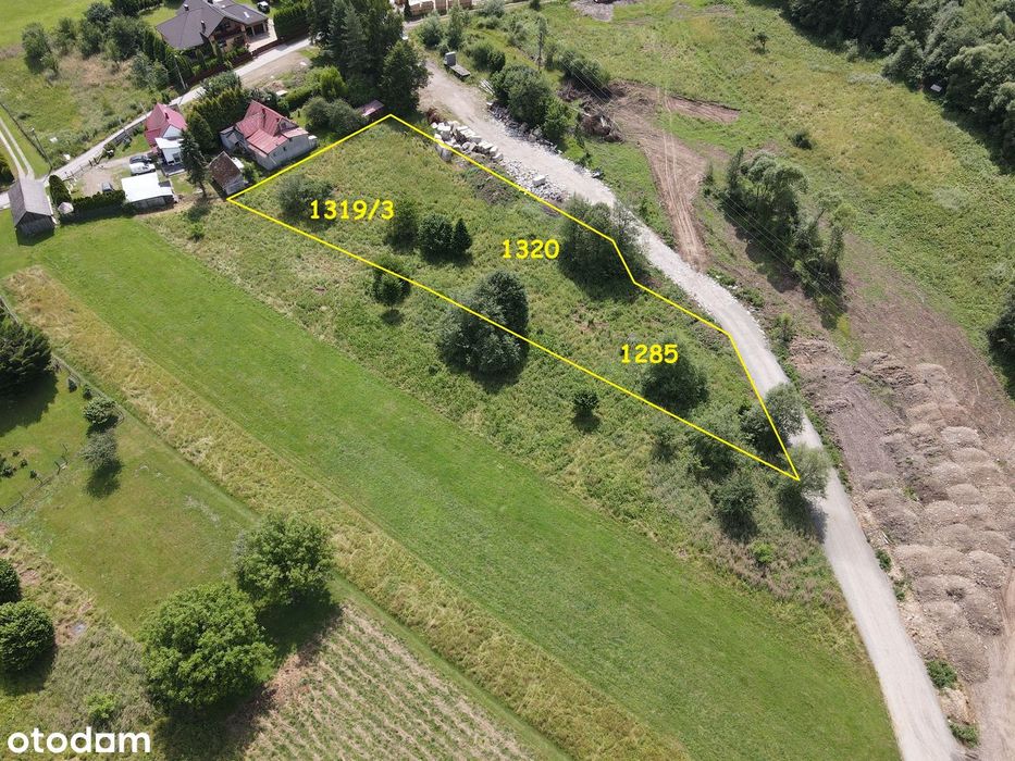 Na sprzedaż 3 działki budowlane o powierzchni 2470 mkw Pewel Mała.