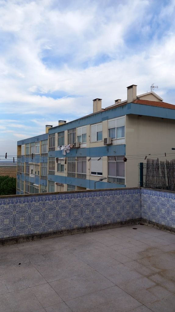 Quarto para Arrendamento – Largo Forte da Casa | Zona central e tranqu