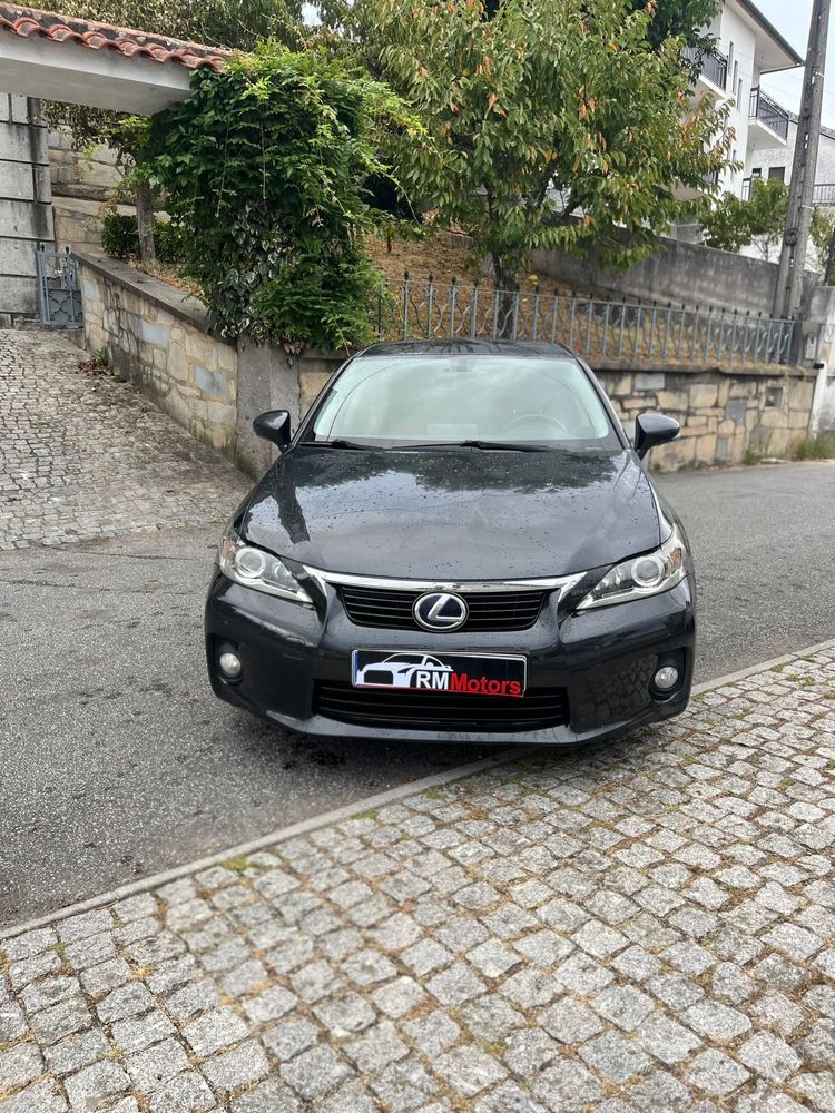 Lexus Ct200h 2011