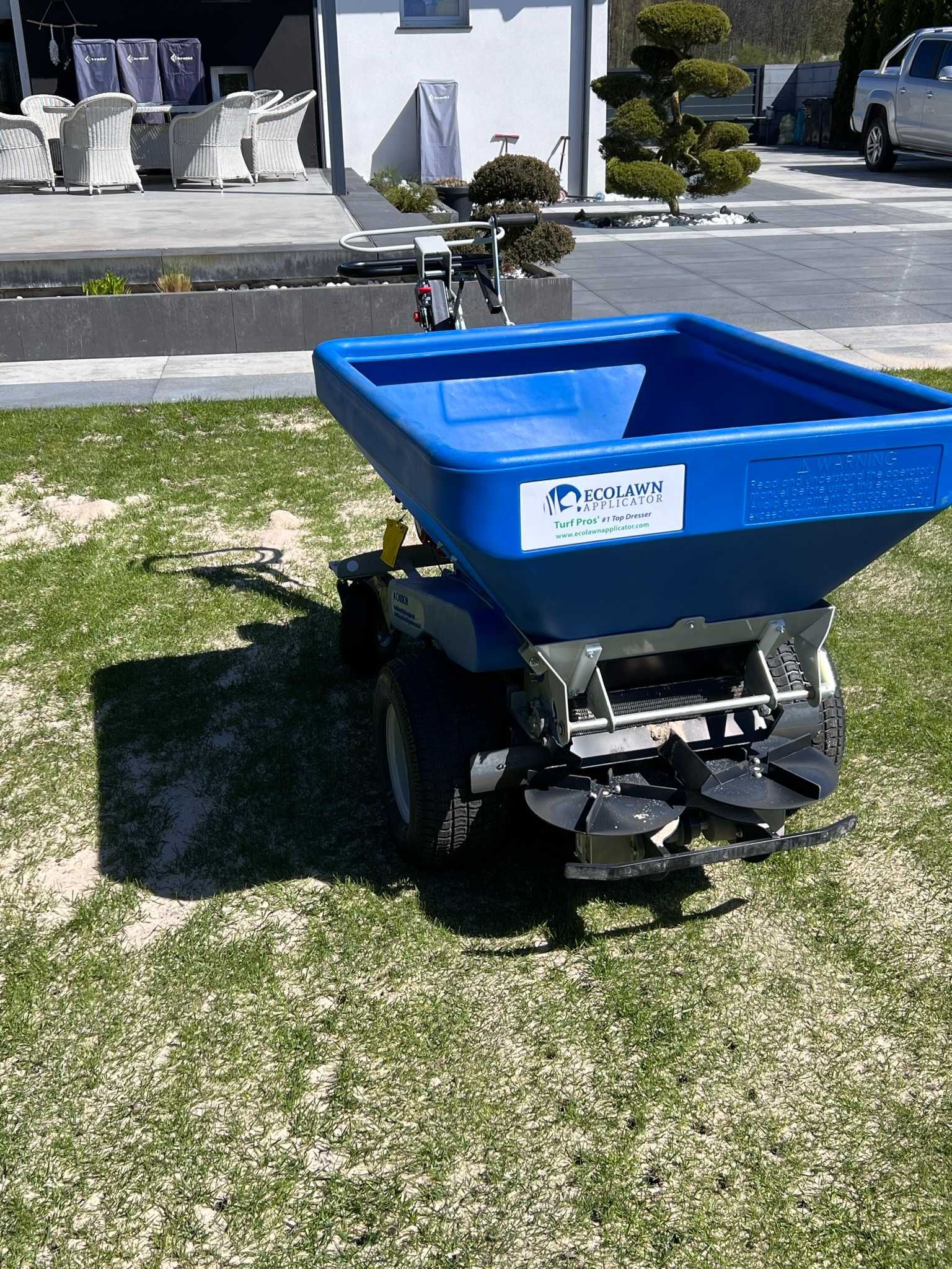Profesjonalne piaskowanie trawnika, top dressing trawnika, EcoLawn