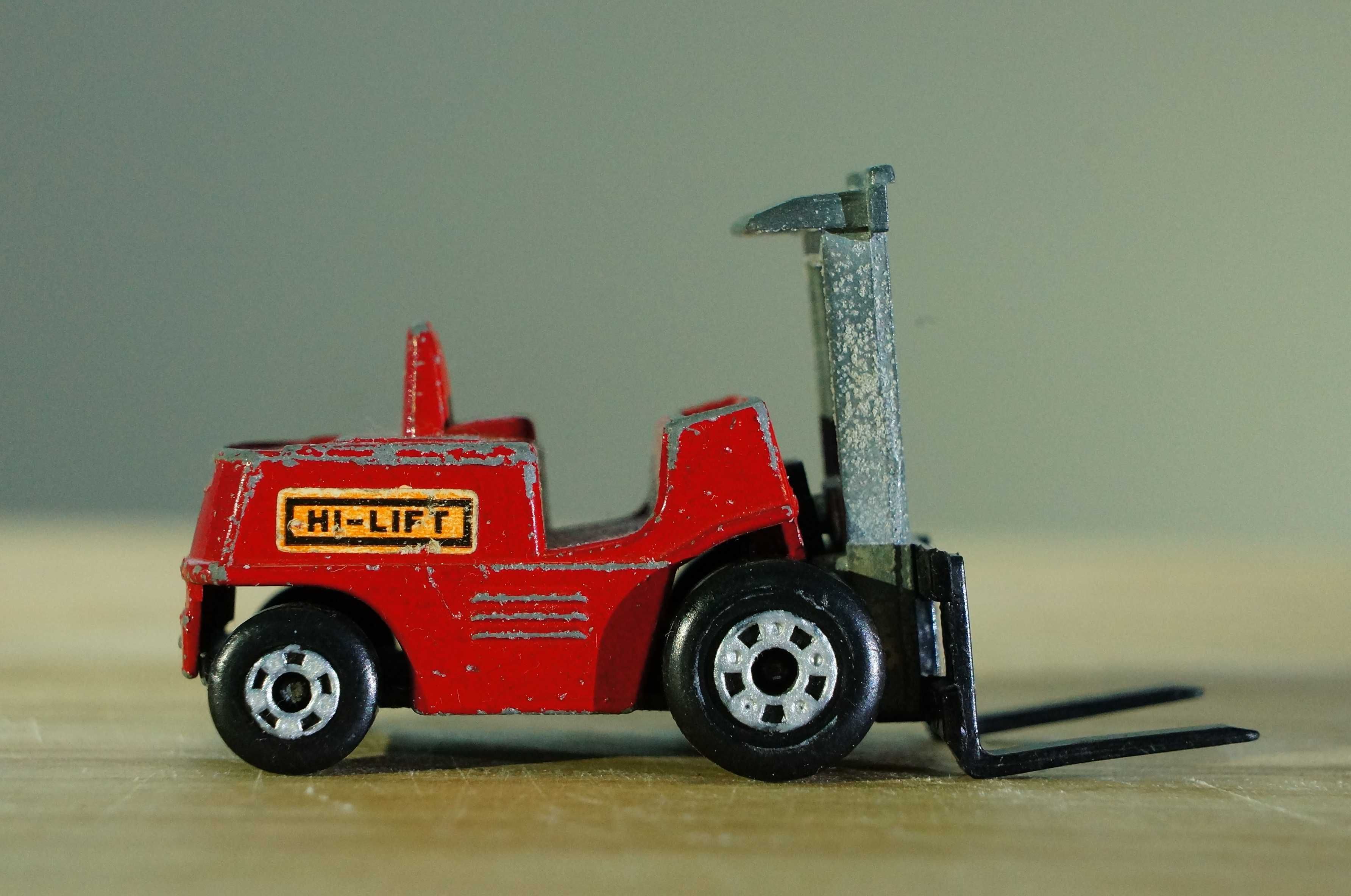 Matchbox Fork Lift Truck No.15 - wózek widłowy czerwony - 1972 England