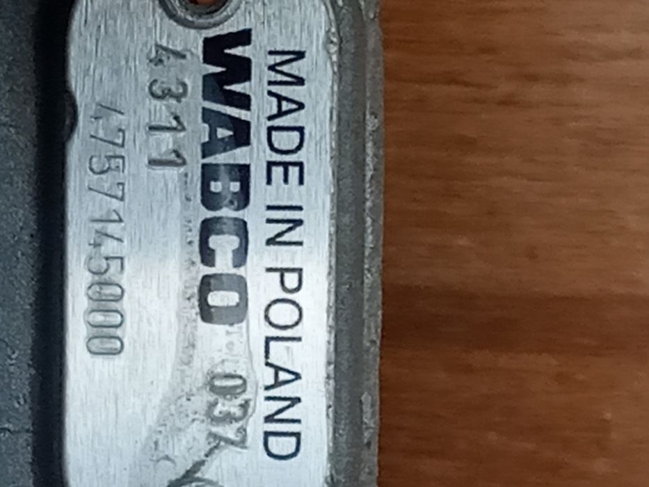 Регулятор тормозних сил