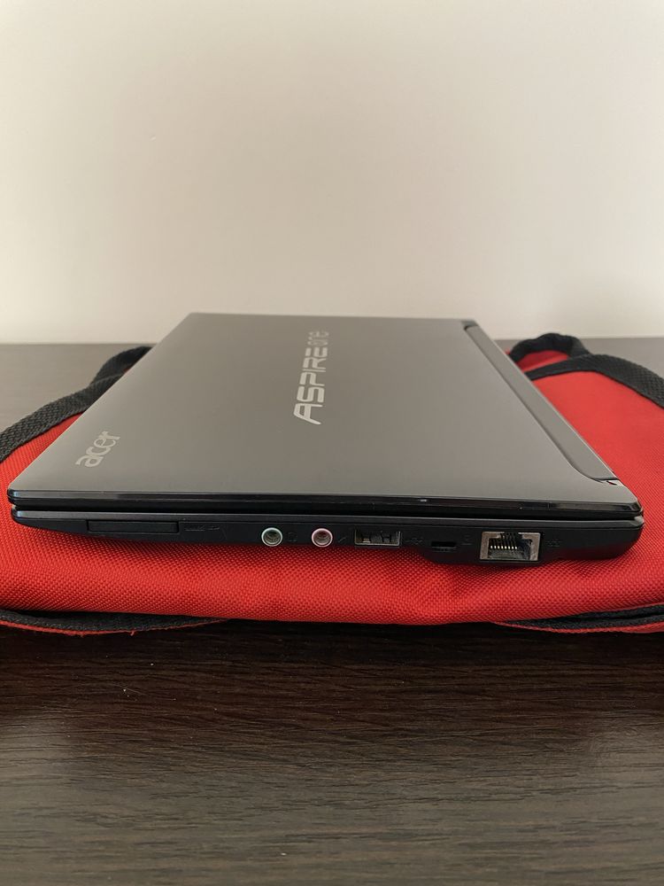 Нетбук Acer Aspire One D255E