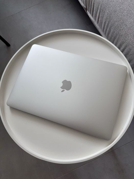 MacBook Pro 2019 13 i5 / 8GB /256 GB/ Touch Bar /92% АКБ