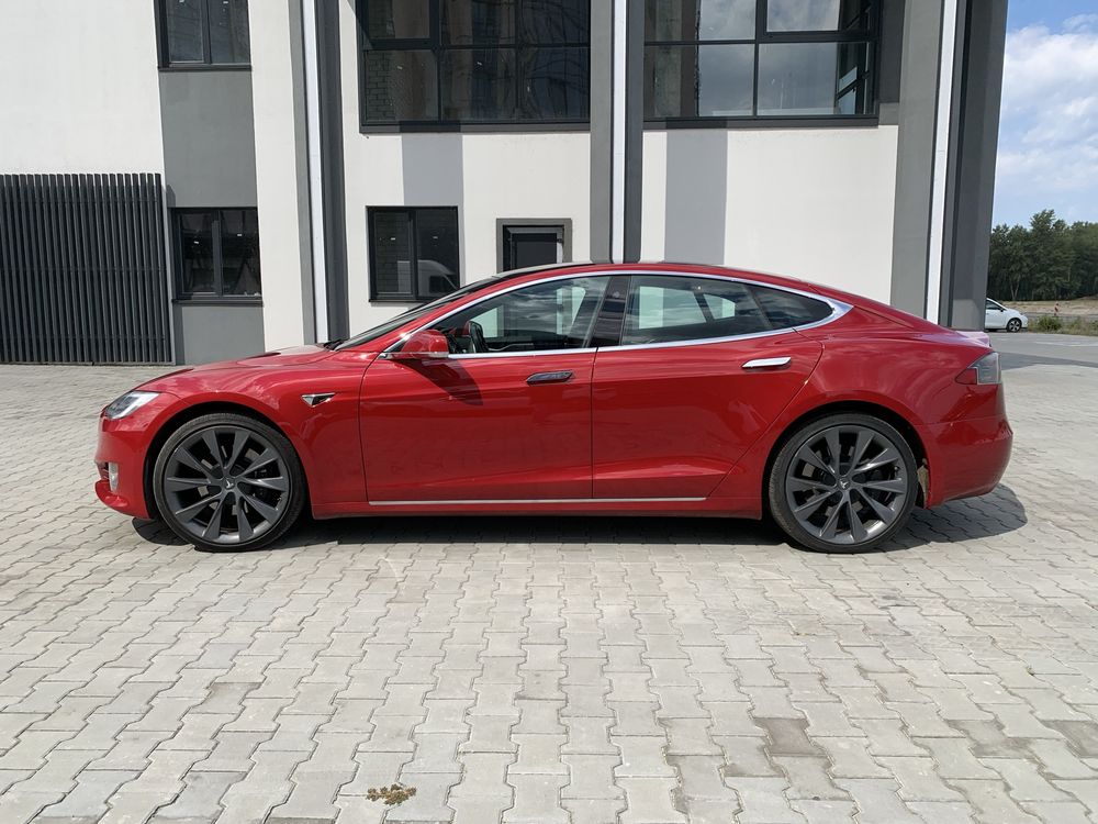 Tasla Model S 2018, FSD 3.0,