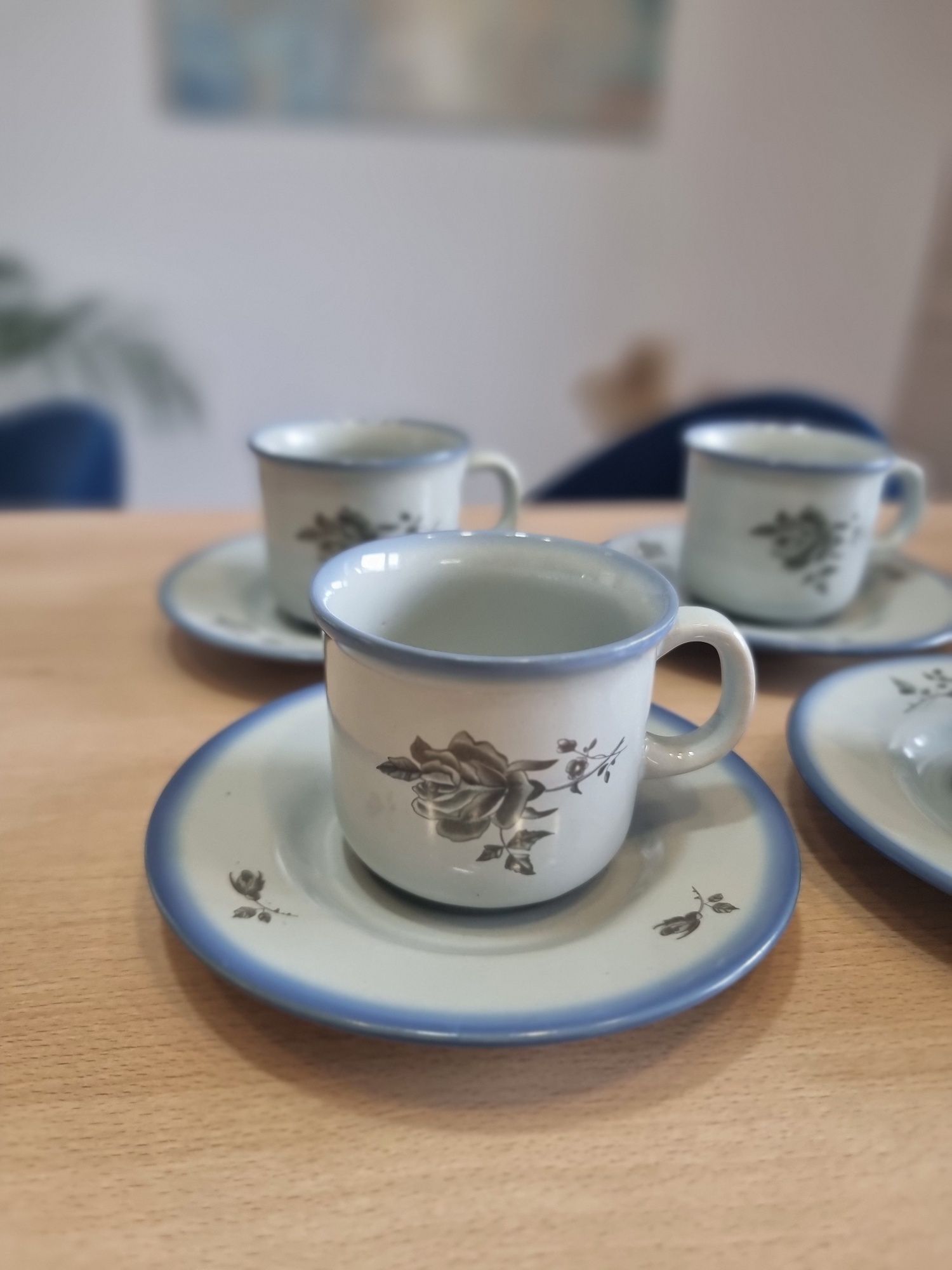 Zestaw 6 filizanek z podstawkami Tułowice vintage retro prl