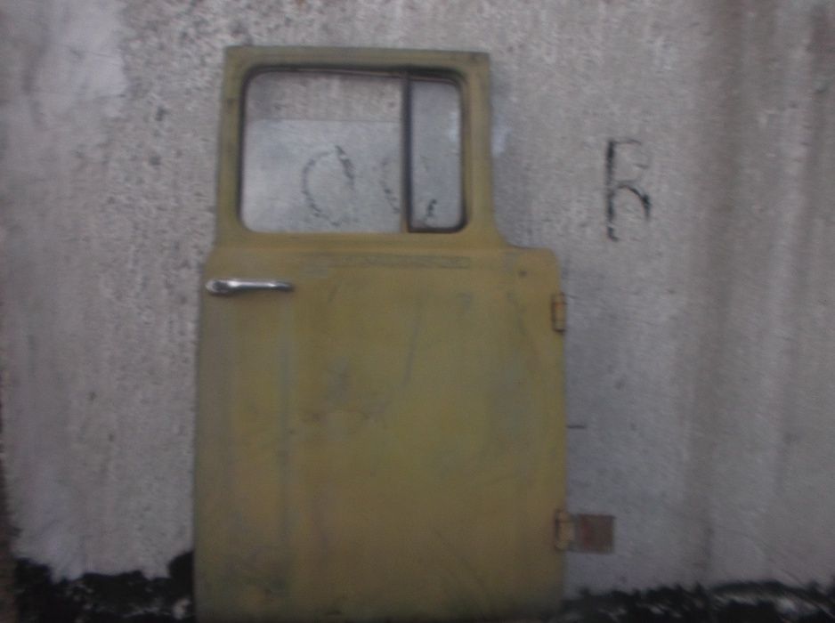 Дверь Зил 130,пассажирская.