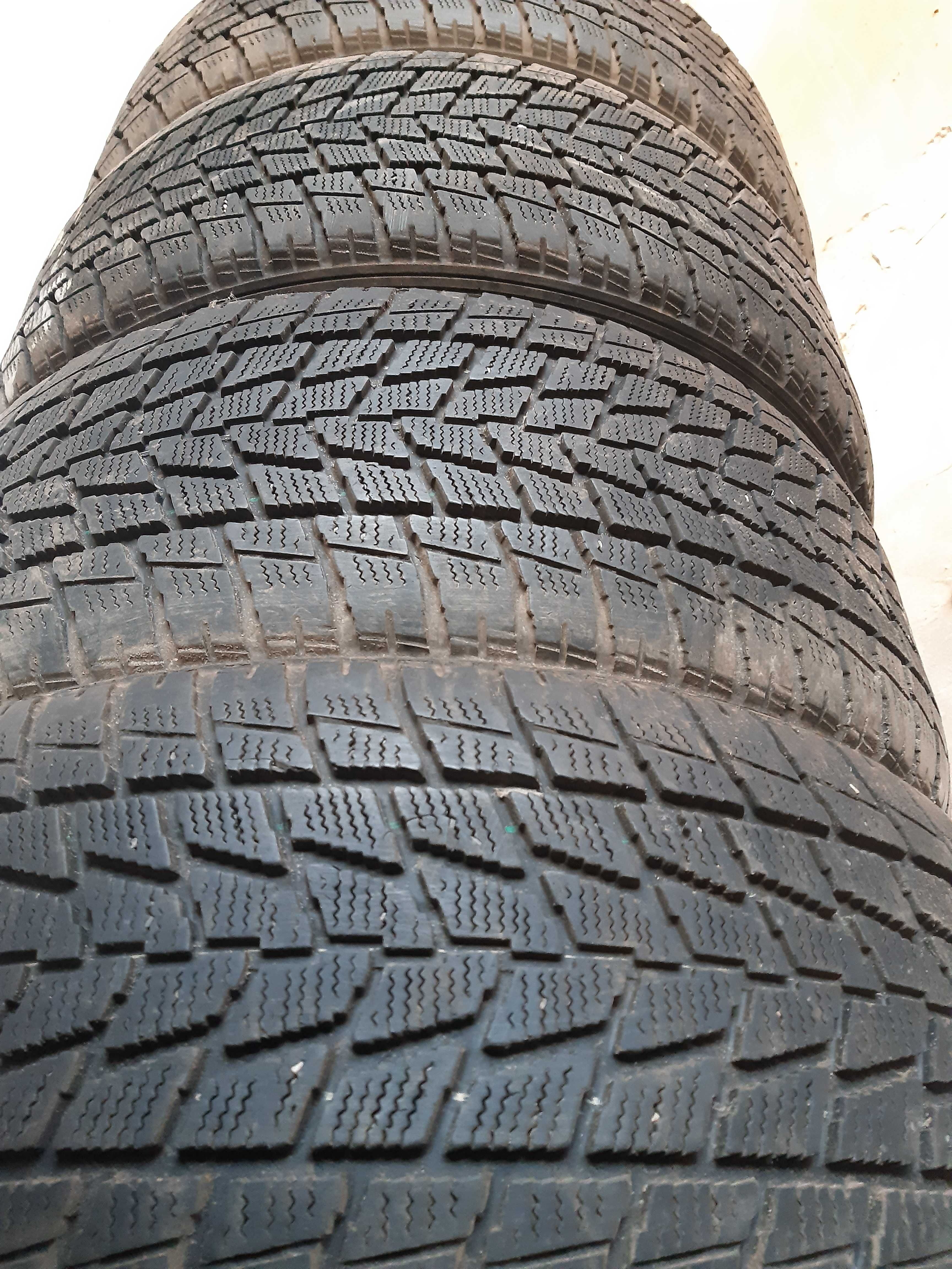 Продам зимние шины б/у TOYO 255/50R19