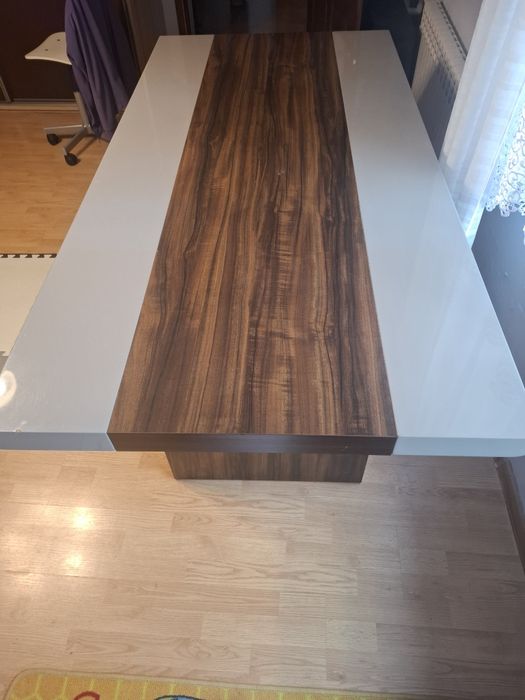 Solidny  stół  do biura  jadalni