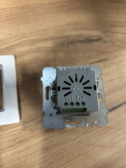 Regulator temperatury z czujnikiem napowietrznym Ospel AS biały