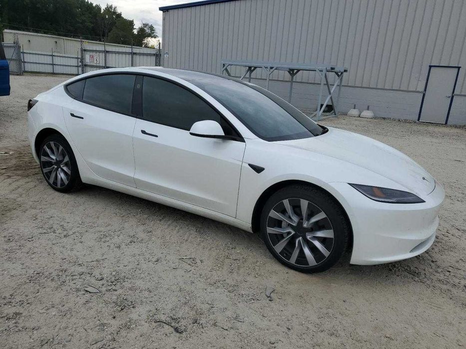 Tesla Model 3 2025