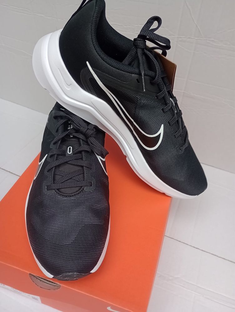 Nowe Nike Downshifter 12 męskie czarne obuwie sportowe r 44,5/45