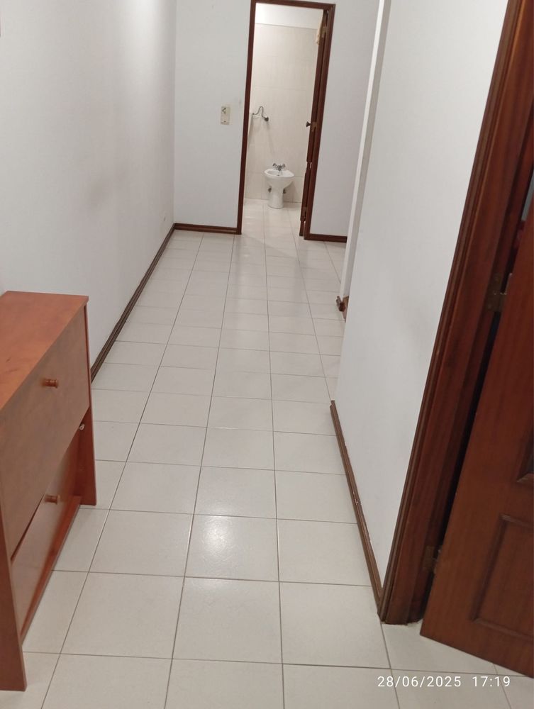 Quarto para arrendar