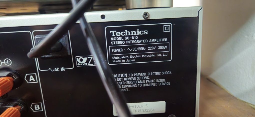 Technics wieża srebrna