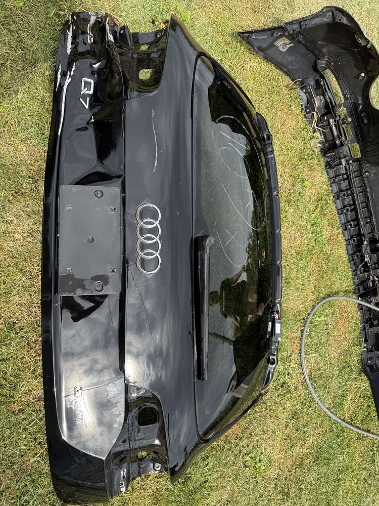 Бампер  та задя дверка багажника audi q7 2015