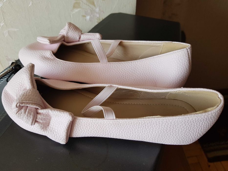 Продам туфлі дівочі