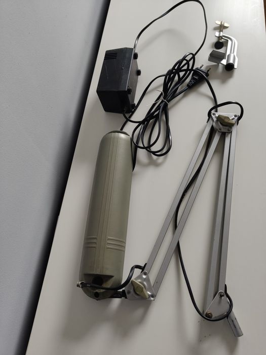 Lampka biurkowa regulowana