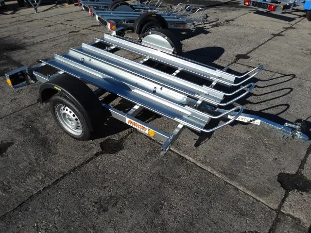 Neptun moto 3  Przyczepka do przewozu 3 lub 2 motocykli. Brzeg