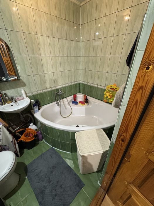 Продаж 2 кімнатної квартири по вул.Глинянський Тракт з ремонтом