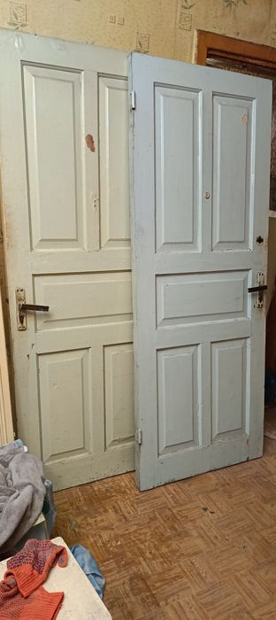 Двери советские дрова. Отдам даром.