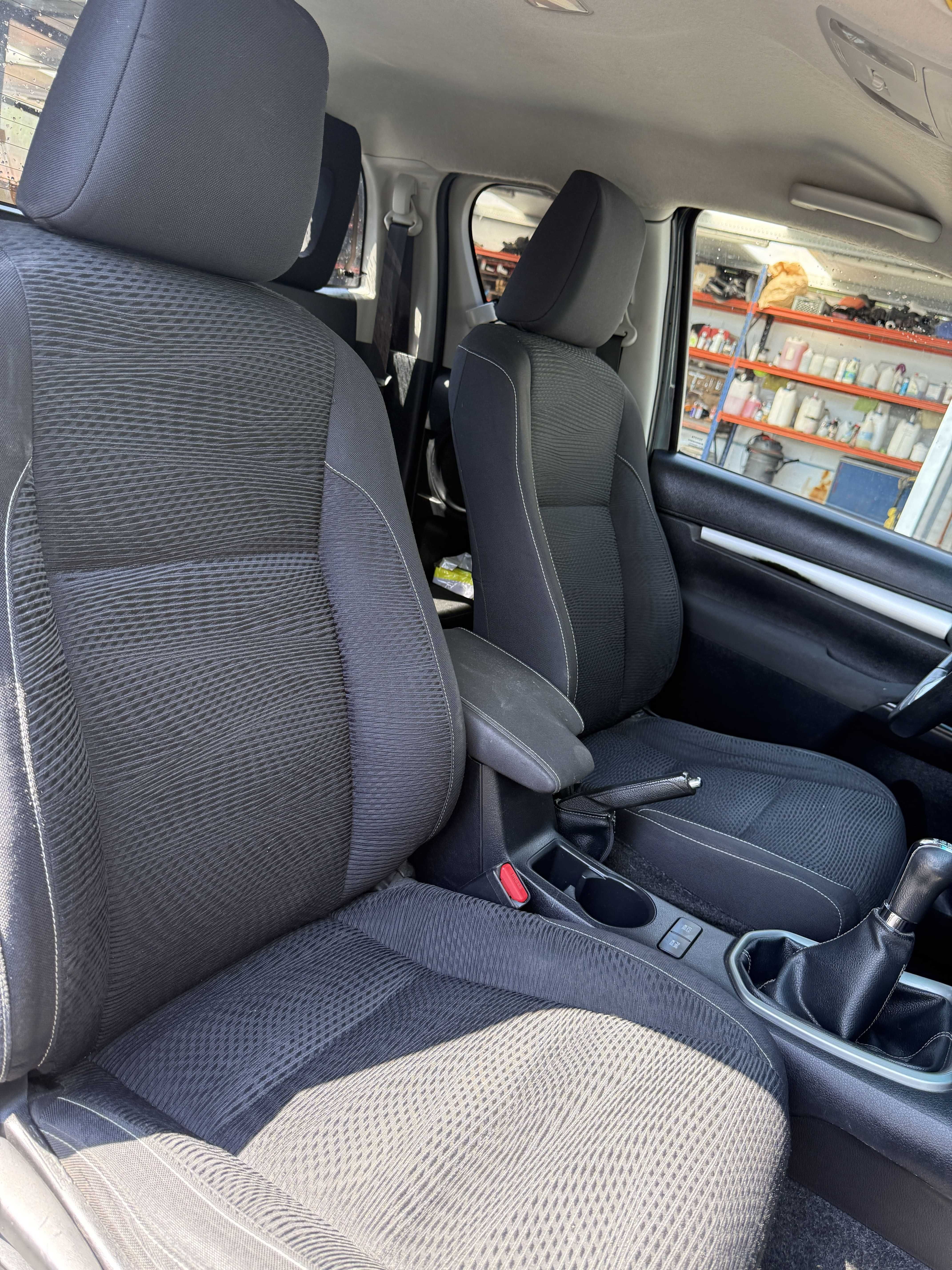 TOYOTA HILUX 2.4 D-4D 4X4