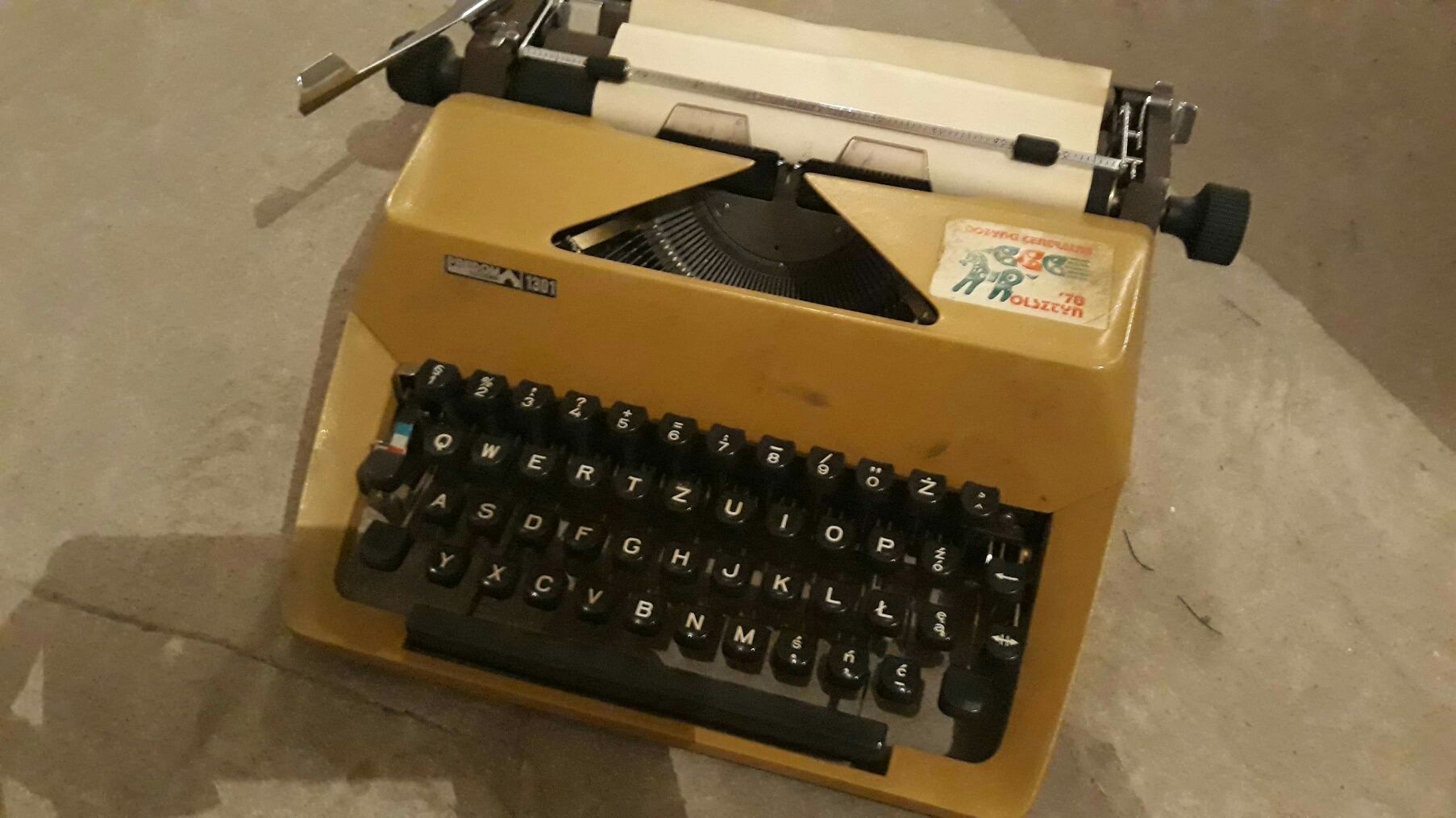 Maszyna do pisania Predom 1301 retro polecam!