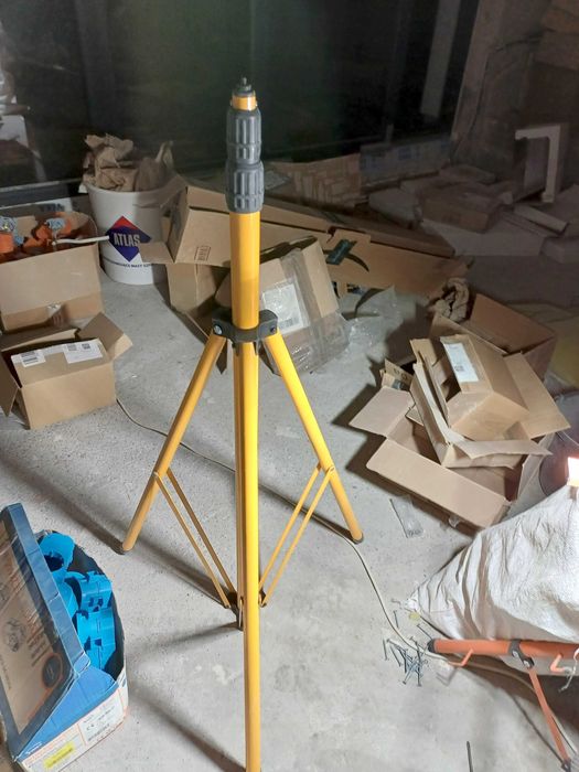 Stojak na reflektor, statyw do lasera - 3m